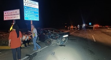 Kavşakta iki otomobil çarpıştı: 1 çocuk yaralandı