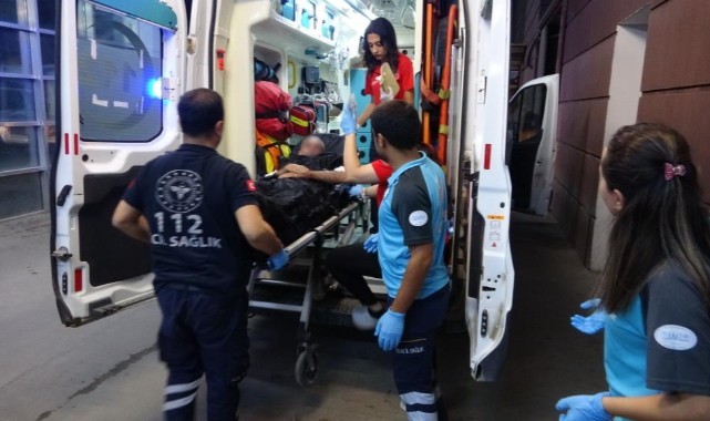 Komşular arasında bıçaklı, silahlı kavga: 4 yaralı