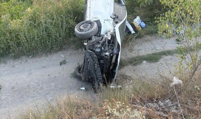 Kontrolden çıkan otomobil şarampole yuvarlandı: 3 yaralı