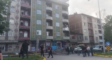 Mahallede husumetli aileler birbirine girdi: 3 yaralı