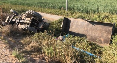 Mevsimlik işçileri taşıyan traktör devrildi : 1 ölü, 4 yaralı