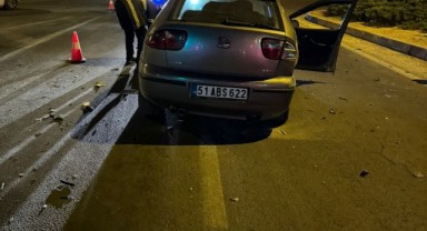 Minibüs ile otomobil çarpıştı: 2 yaralı