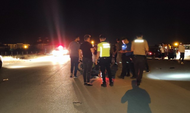 Motosiklet ile hafif ticari araç çarpıştı: 1 ölü
