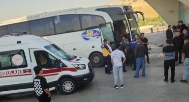 Otobüste kalp krizi geçiren yolcu canından oldu!