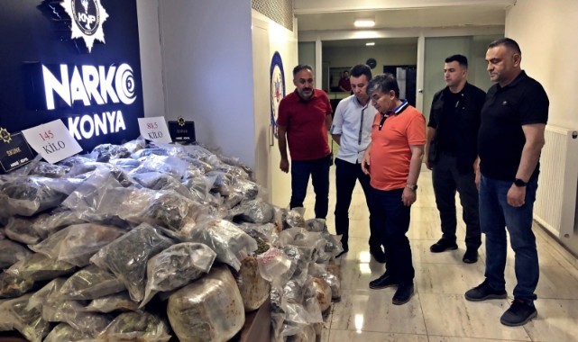 Otomobil içerisinden 225 kilo uyuşturucu madde çıktı