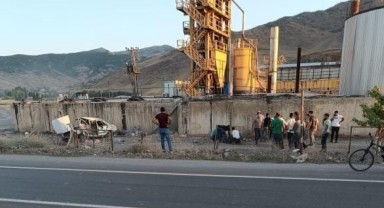 Otomobil istinat duvarına çarptı: 7 yaralı