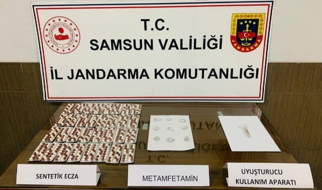 Otomobilde çok sayıda uyuşturucu madde ele geçirdi