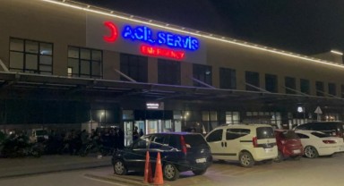 Parkta çıkan bıçaklı kavgada 1’i ağır 2 kişi yaralandı