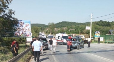 Sakarya'da zincirleme kaza: 3 kişi yaralandı