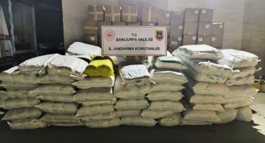 Şanlıurfa'da tonlarca kaçak tütün ele geçirildi