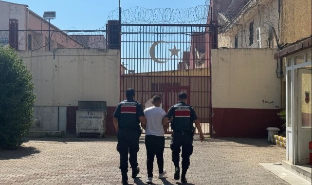 Silahla tehdit ettiler, jandarmadan kaçamadılar