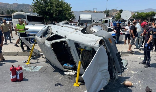 Söke'deki kazada otomobil yan yattı!