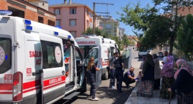 Tekirdağ'da araba yayalara çarptı: 2'si çocuk 3 yaralı