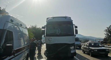 Tırla çarpışan traktör sürücüsü hayatını kaybetti