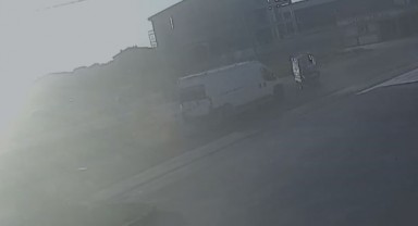 Triportör ile panelvan minibüs çarpıştı: 2 yaralı