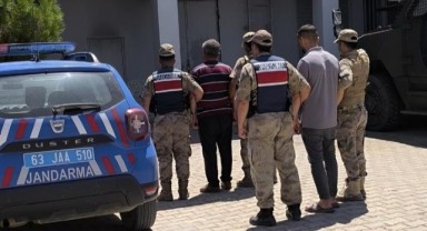 Urfa'da durdurulan araçta çalıntı fıstık yakalandı! 2 gözaltı