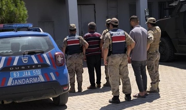 Urfa'da durdurulan araçta çalıntı fıstık yakalandı! 2 gözaltı