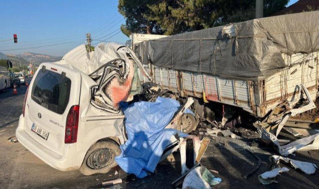 4 kişinin öldüğü kazanın güvenlik kamerası ortaya çıktı