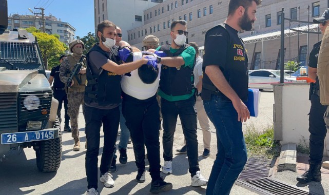 5 kişiyi bıçakla yaralayan saldırgan adliyeye sevk edildi