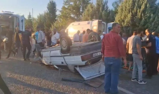 Adıyaman'da otomobil takla attı: 2 yaralı