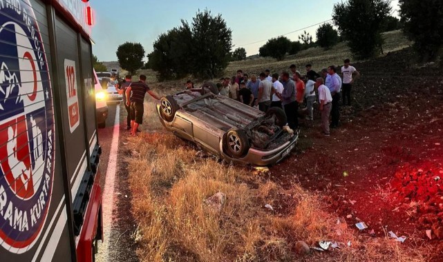 Adıyaman'da otomobil tarlaya uçtu: 3 yaralı