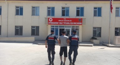 Aranan şahsın saklandığı yer jandarmayı bile şok etti
