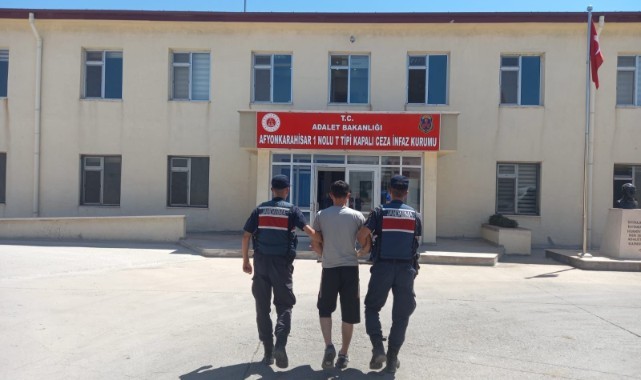 Aranan şahsın saklandığı yer jandarmayı bile şok etti