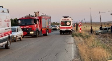 Birecik'te otomobil şarampole devrildi: 5 yaralı