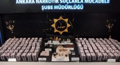 Çok sayıda sentetik ecza ele geçirildi: 2 şüpheli yakandı