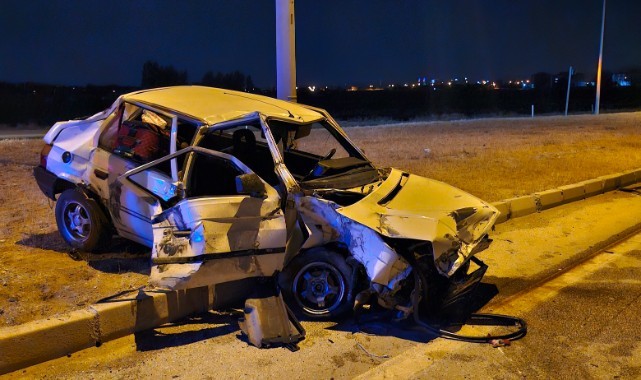 Çorum'da otomobil ile kamyon çarpıştı: 2 ölü