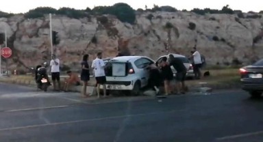 Didim'de iki otomobilin çarpıştı: 1 ölü, 8 yaralı