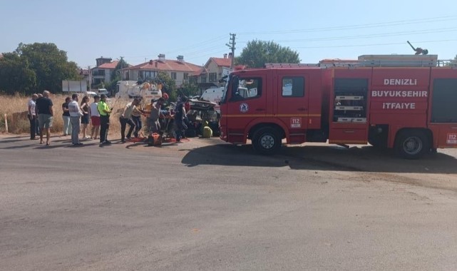 Direksiyon hakimiyetini kaybeden araç yoldan çıktı: 4 yaralı