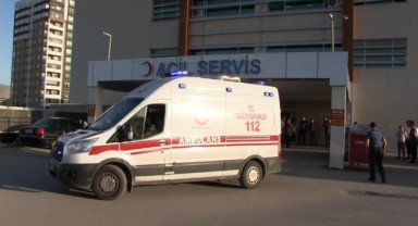 Düğünde bıçaklı sopalı kavga: 2 ağır yaralı