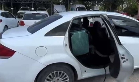 Durdurulan 2 otomobilde 38 kilo 300 gram uyuşturucu çıktı