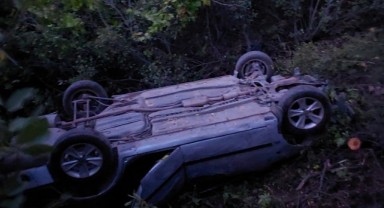 Elazığ’da otomobil uçuruma yuvarlandı: 4 yaralı