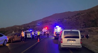 Elazığ’da otomobiller çarpıştı: 8 yaralı