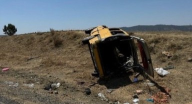 Feci kaza: Sürücü öldü, 3’ü ağır 5 kişi yaralandı