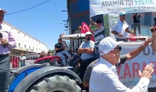 Fıstık fiyatlarına tepki gösteren çiftçiler, traktörlerle eylem yaptı
