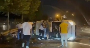 Gaziantep'te çarpışan iki araçtan biri yan yattı: 7 yaralı