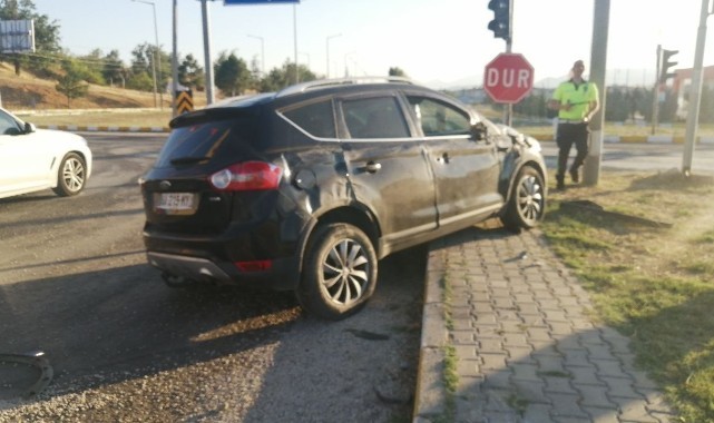 Hafif ticari araç ile cip çarpıştı: 1 yaralı