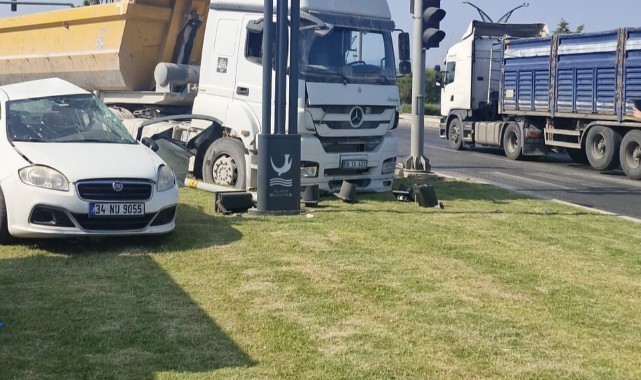 Hafriyat kamyonu ile otomobil çarpıştı: 1 ölü