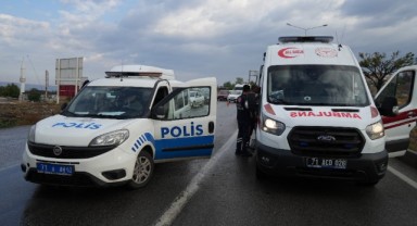 İşçi servisi ile otomobil çarpıştı: 11 yaralı