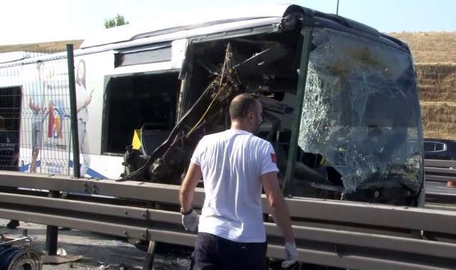 İstanbul Valiliğinden metrobüs kazası açıklaması: 1 ölü, 38 yaralı