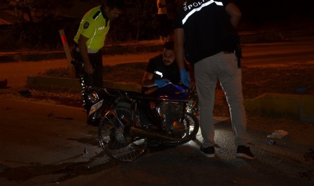Kamyonet ile motosiklet çarpıştı: 2 ağır yaralı