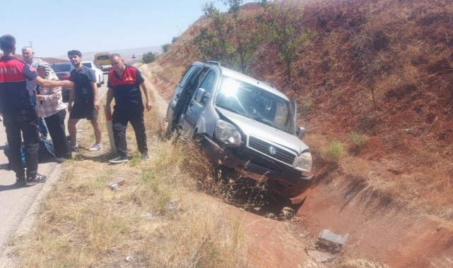 Kontrolden çıkan araç su kanalına uçtu: 2 yaralı