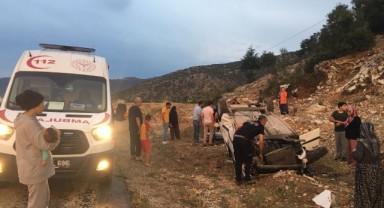 Kontrolden çıkan otomobil şarampole devrildi: 2 yaralı