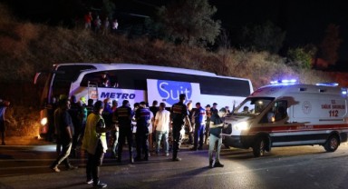 Kontrolden çıkan yolcu otobüsü yan yattı: 1 ölü, 10 yaralı