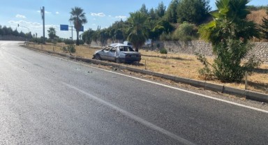 Lastiği patlayan otomobil takla attı: 2 yaralı