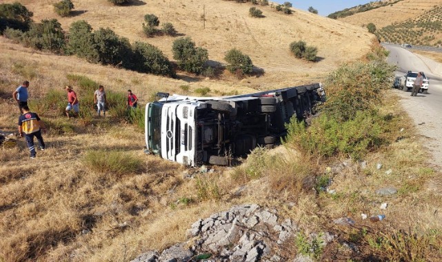 Manisa’da tır yan yattı: 1 yaralı