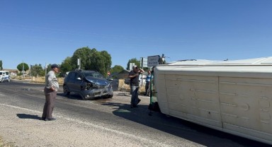 Minibüs ile otomobil çapıştı: 2 yaralı